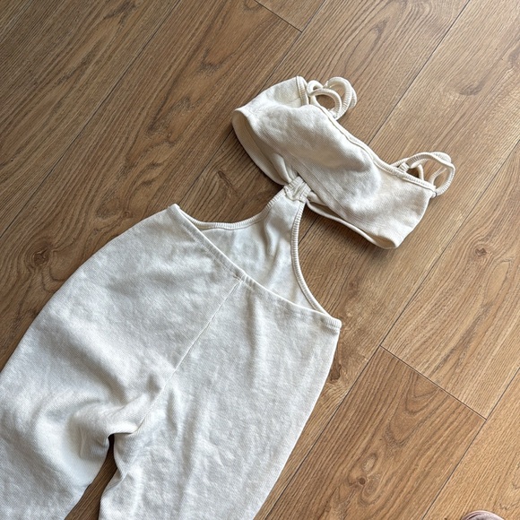 Cut Out Jumpsuit - Picture 4 of 5